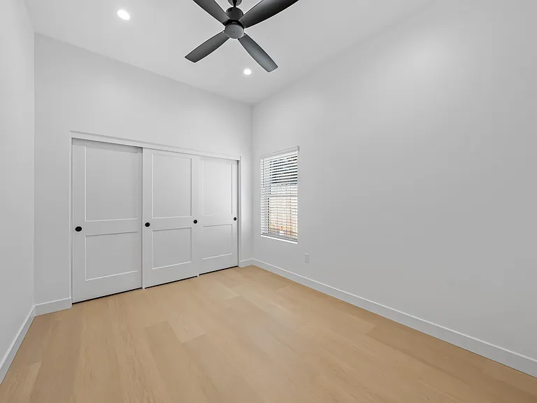 131 Diana St #13 — Photo 15