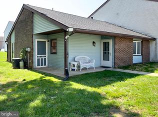 329 Greenland Dr, Lancaster, PA