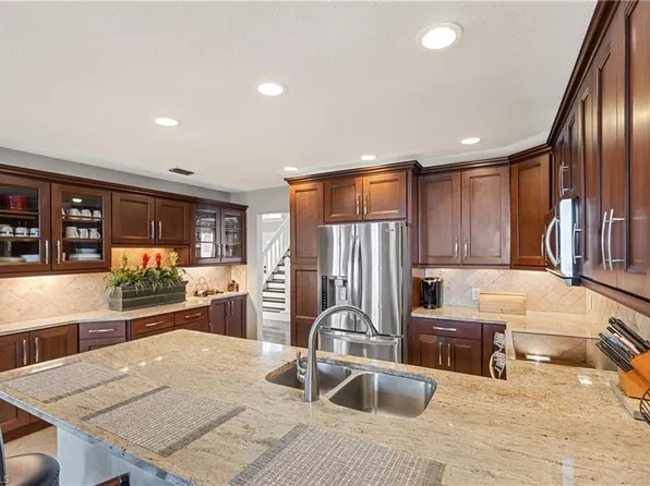 1300 Silverstrand DR, NAPLES, FL 34110