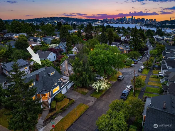 3938 Ashworth Avenue N, Seattle, WA 98103