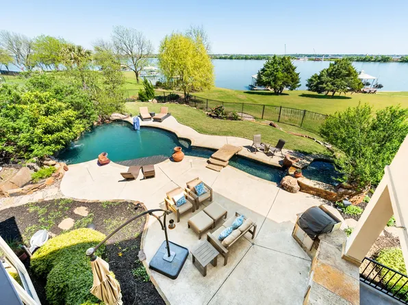 2210 Stone Hollow Dr, Rowlett, TX 75088
