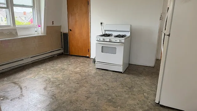 3 bed, $1,800 — Photo 1