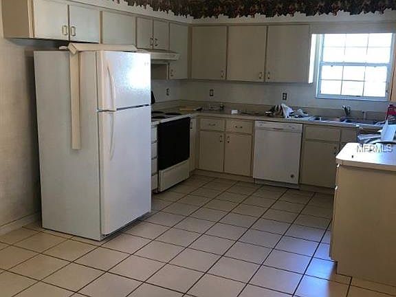 3rd image of 1952 Golden Palm Cir