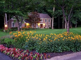 2163 Pine Hollow Trl, Brighton, MI 48114