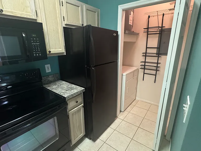 230 Colima Ct #924 — Photo 2