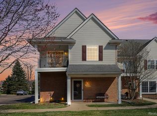 3379 Kneeland Cir #108, Howell, MI