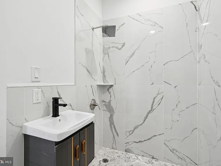 5164 Ridge Ave #3 — Photo 8