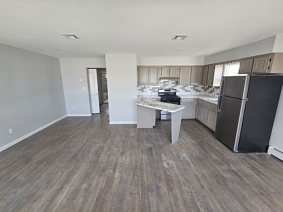 2nd image of 44 Gunton Pl Floor 2