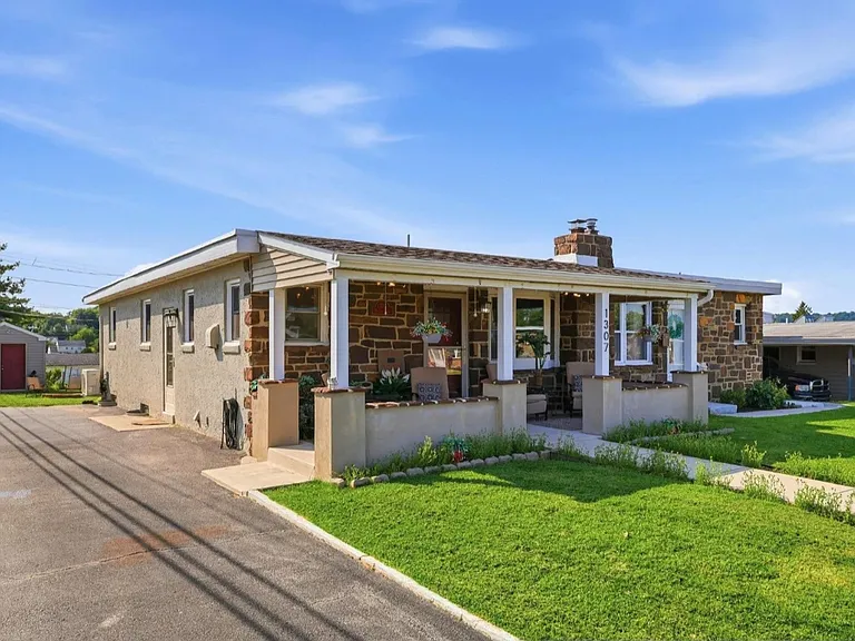 1307 Midland Rd — Photo 4