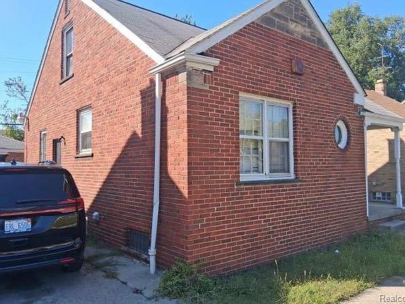 2nd image of 20449 Gallagher St