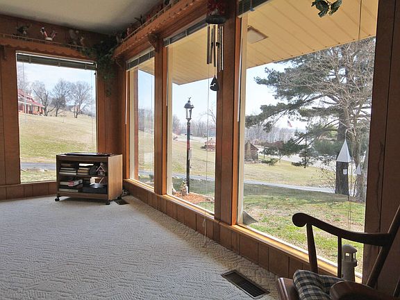 2nd image of 422 French Island Trl