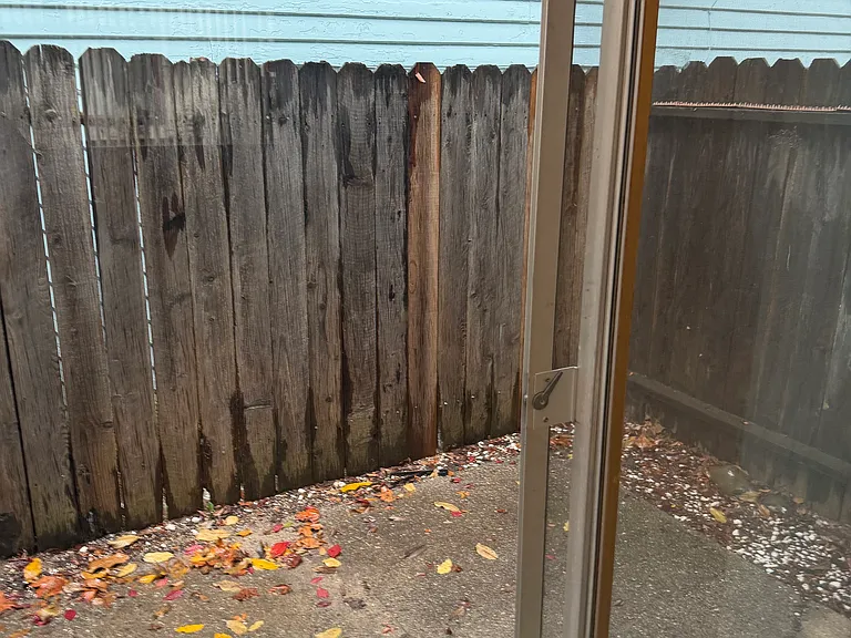 2406 G St — Photo 6