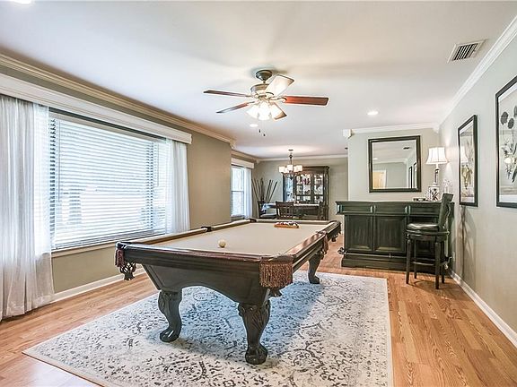 5th image of 609 Merrill Dr
