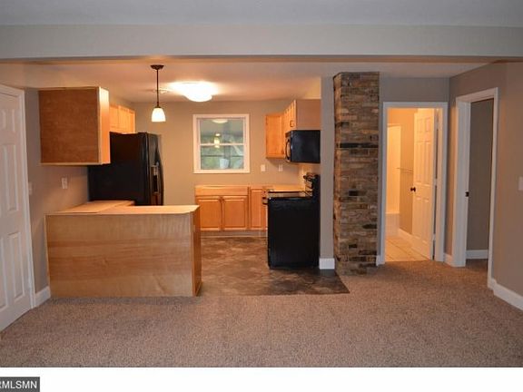 4th image of 526 Oakwood Dr