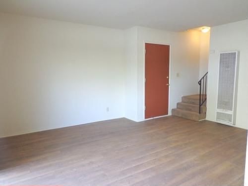 2nd image of 4734 Hamilton Ave APT 1