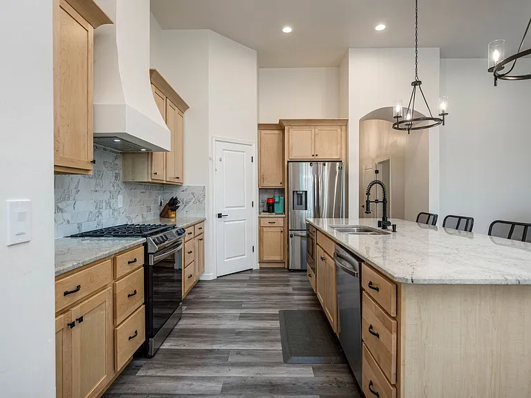 6041 Arosa St — Photo 13