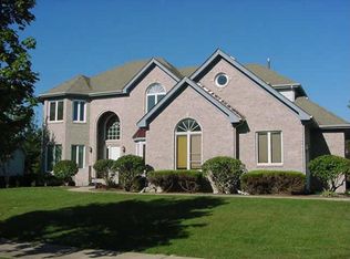 2229 Kenyon Ct, Aurora, IL 60502