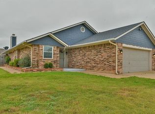 302 W Twisted Branch Way, Mustang, OK 73064