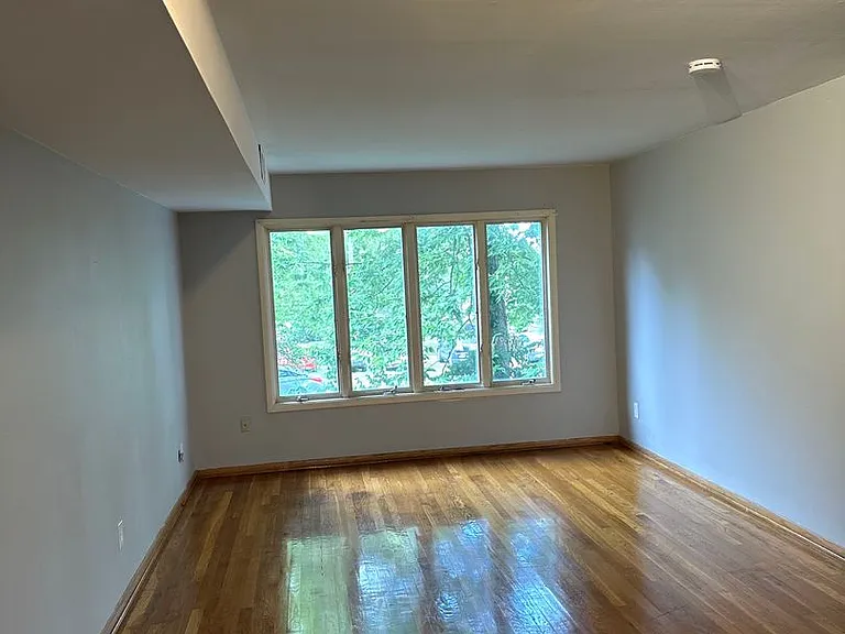 70 W Northwood Ave — Photo 36