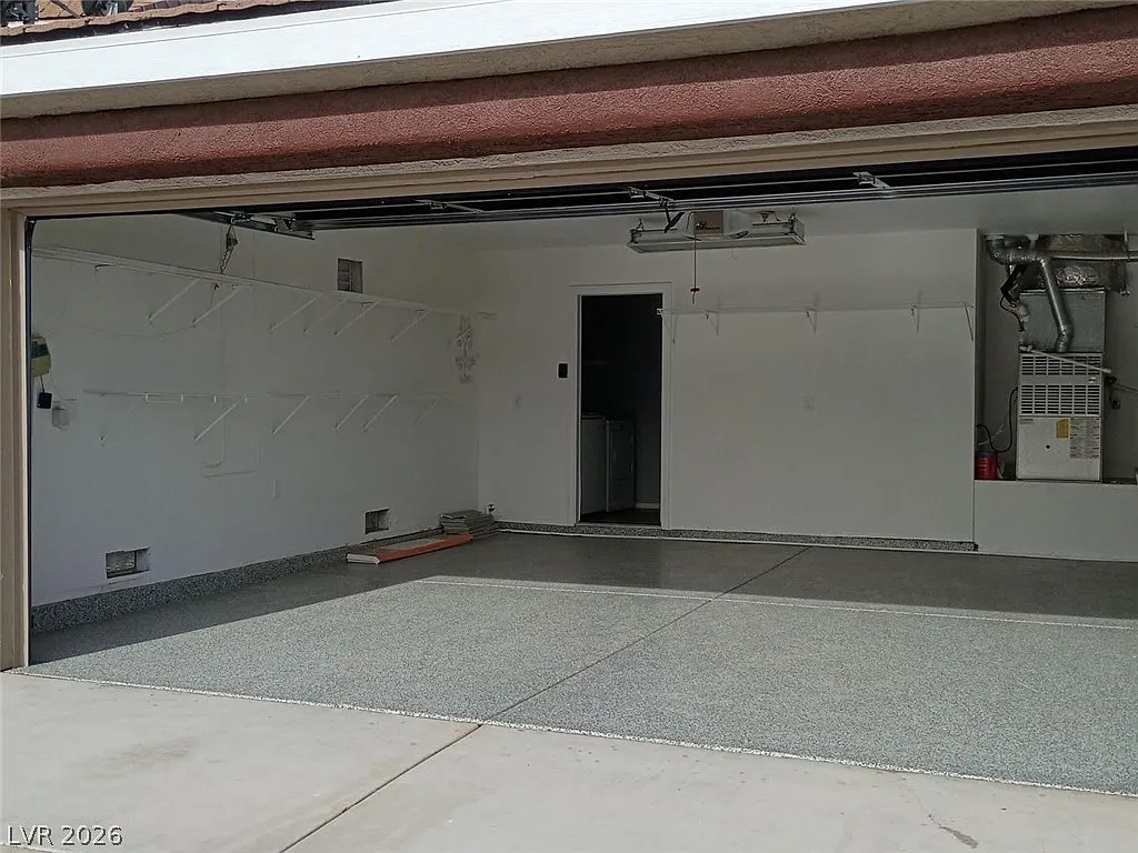 3 bed, 2.5 bath, 1702 sqft, $1,895 — Photo 3