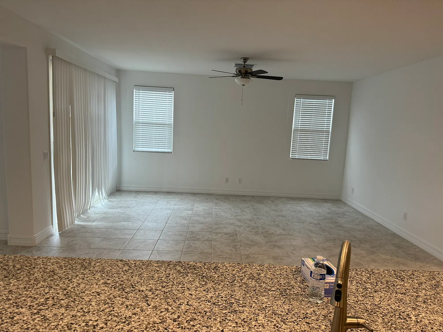 4 bed, 2378 sqft, $2,600 — Photo 3
