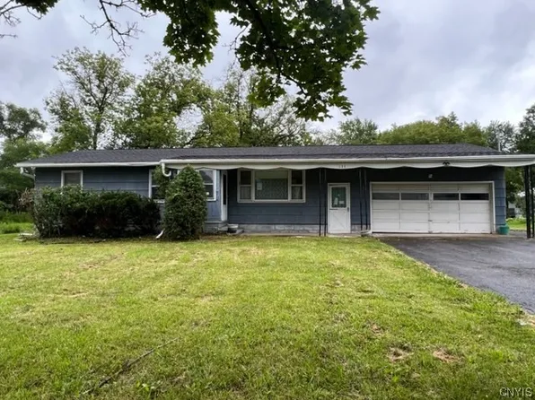 135 Genesee St, Canastota, NY 13032