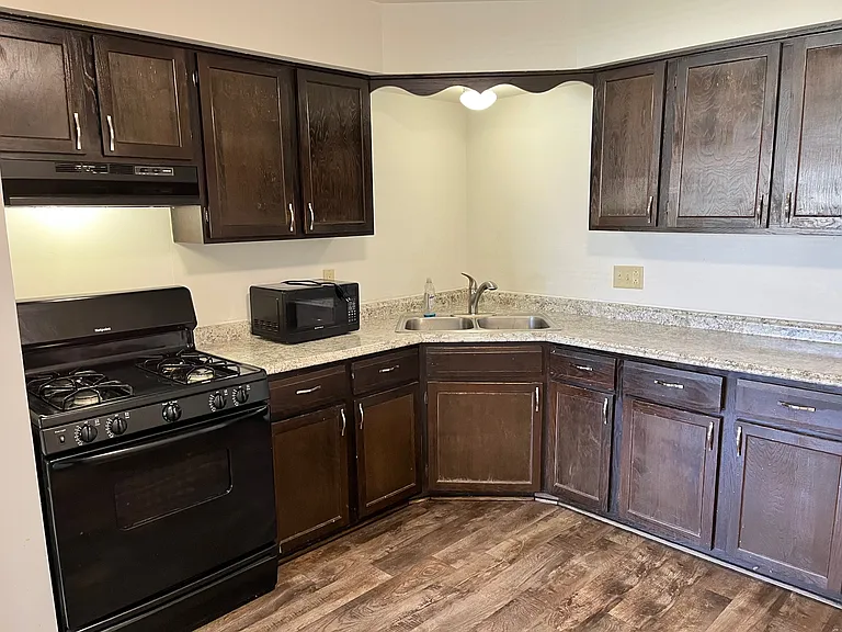 630 E Lincoln Ave — Photo 9