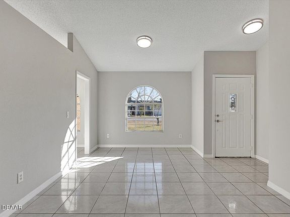 3rd image of 2102 Kingswood Ave