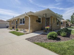 3417 S 71st St, Milwaukee, WI 53219