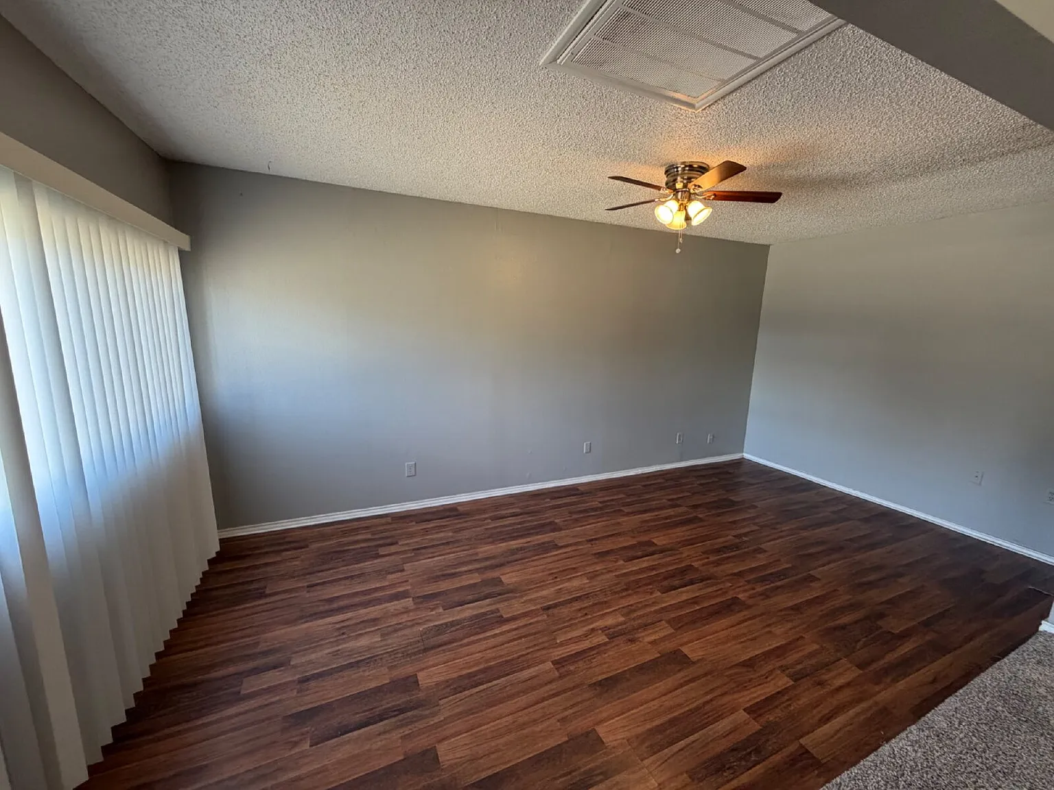 4 bed, 2.0 bath, 1371 sqft, $1,100 — Photo 3