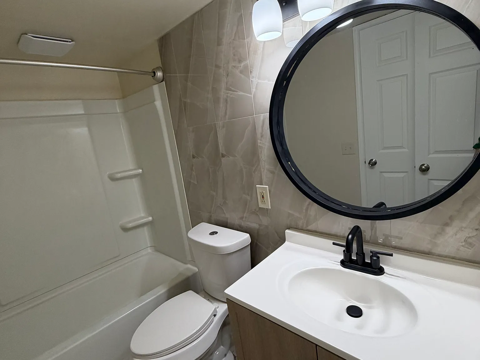 2 bed, 1200 sqft, $1,100 — Photo 4