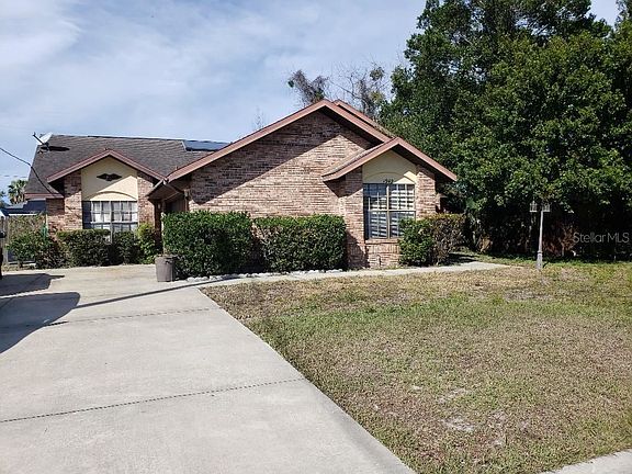 2nd image of 1942 Newmark Dr