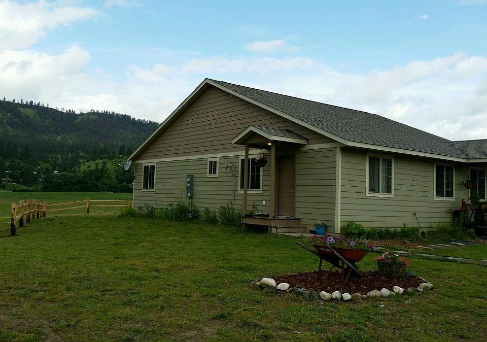 Studio Apartment Entrance