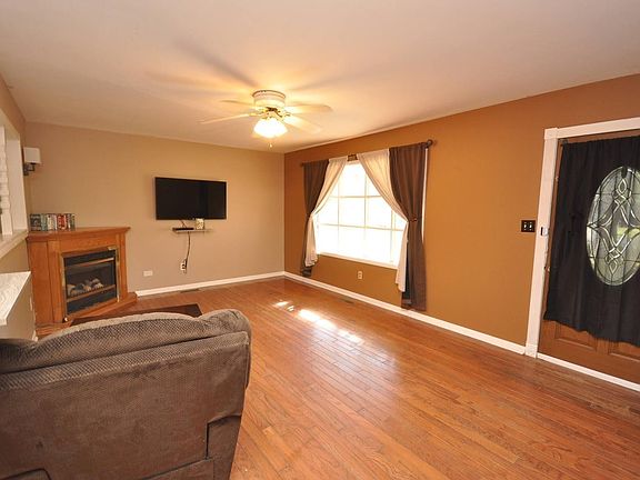 2nd image of 509 Sharon Dr