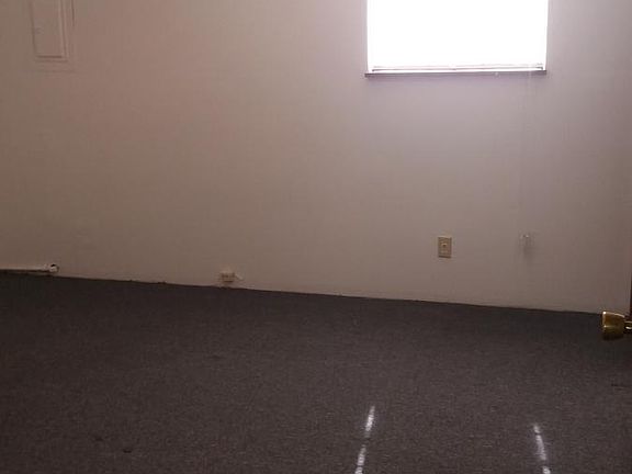 5th image of 2420 Washington St E APT 10