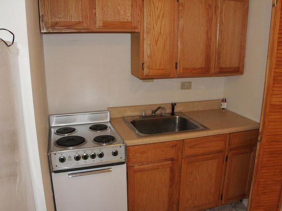 5th image of 10810 S Calumet Ave APT 2C