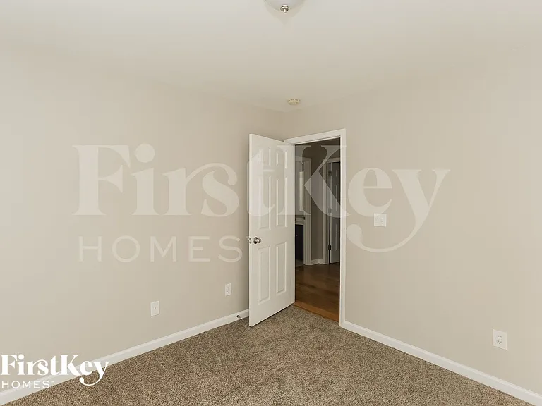1018 Austin Ave — Photo 10