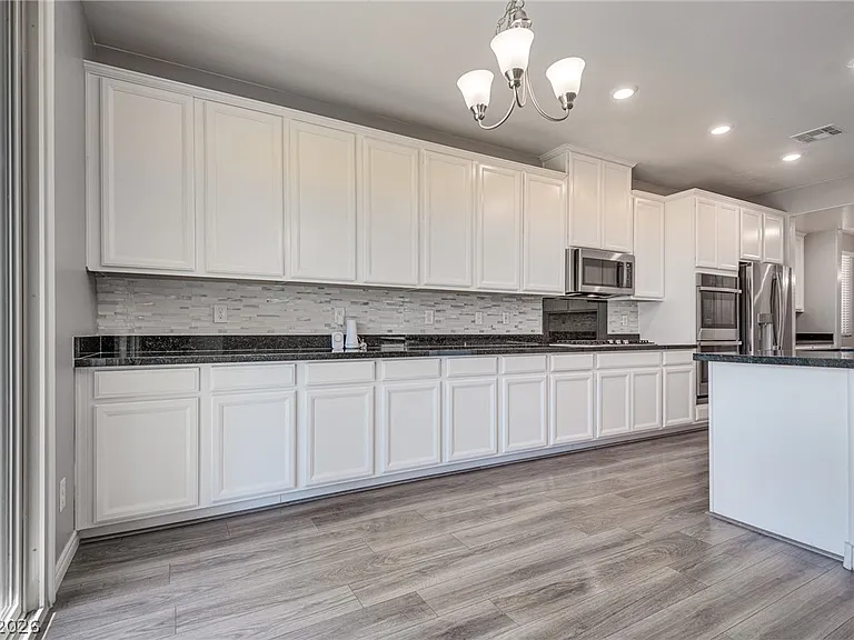 12321 Silvana St — Photo 15