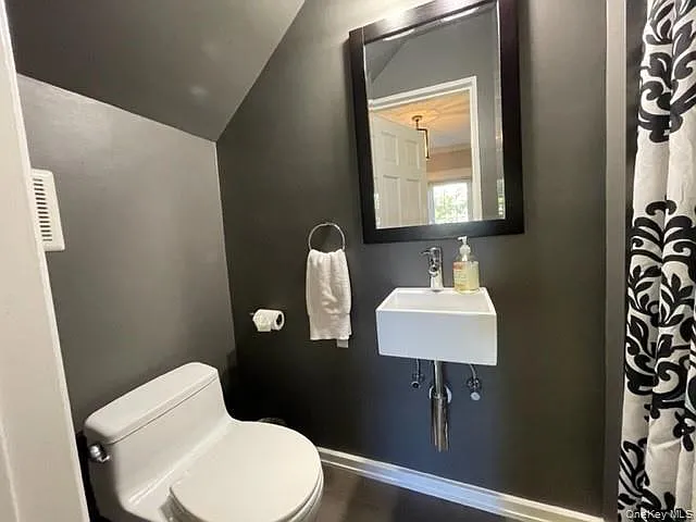 24 Soundview Rd — Photo 12