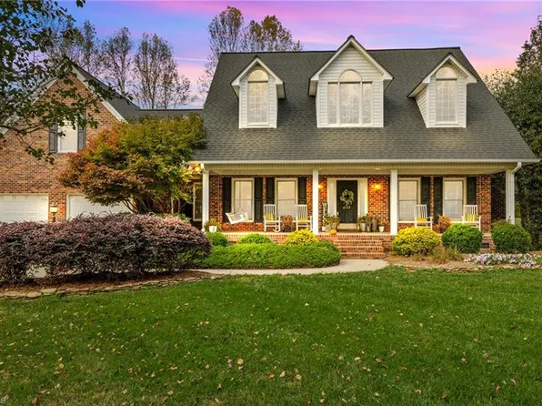 2152 Brookshire Ct, Sophia, NC 27350