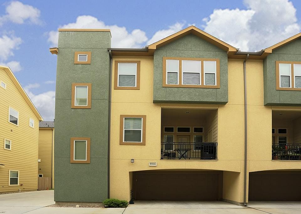 Wonderful townhouse in a great neighborhood!