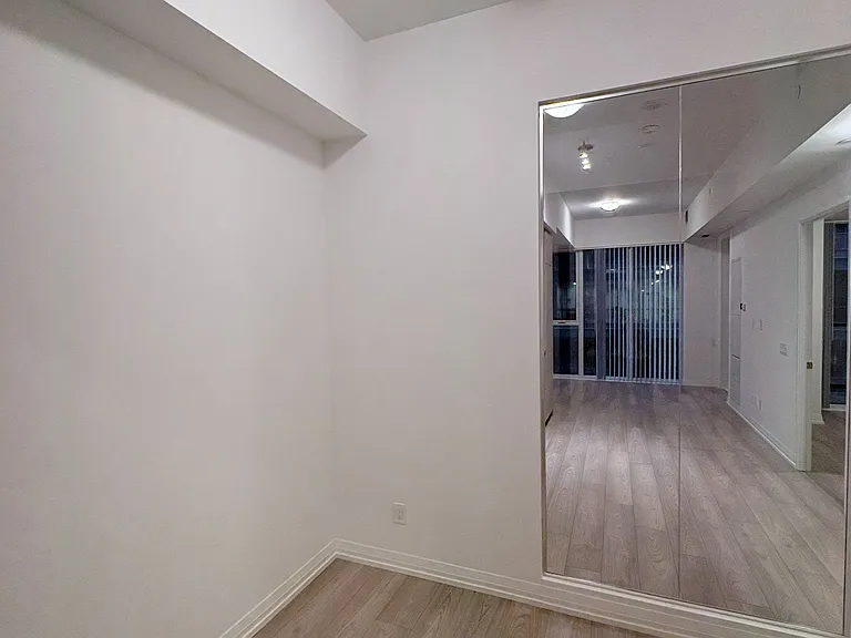 400 King St W #720 — Photo 12