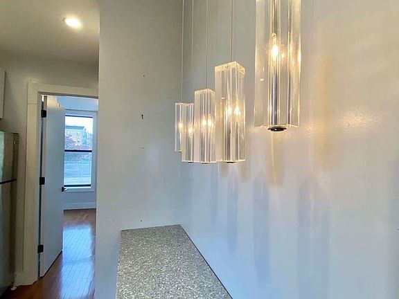 3rd image of 82 Marion St #4B