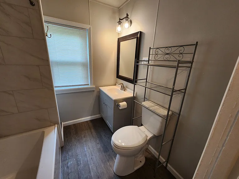 824 Oak St — Photo 14