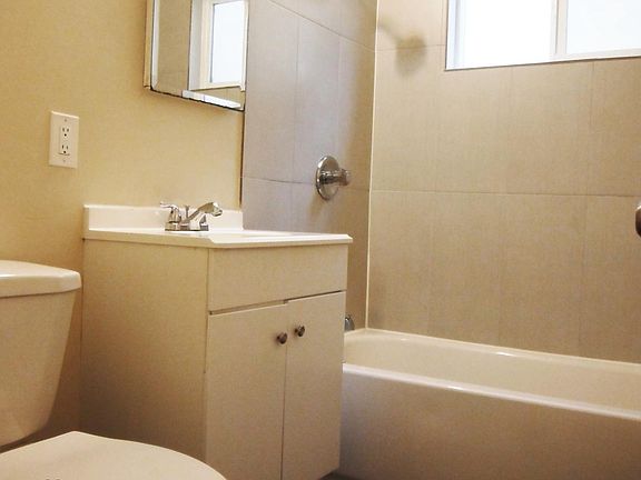 5th image of 2752 Kollmar Dr APT 19