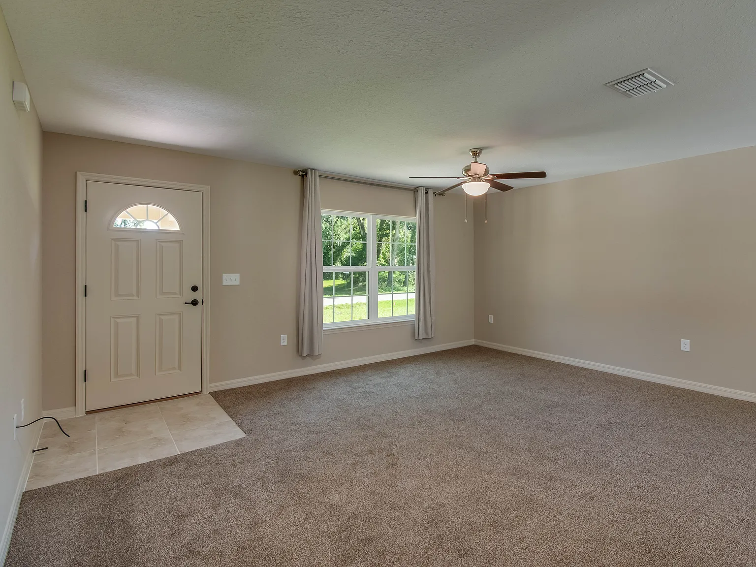3 bed, 1332 sqft, $2,000 — Photo 4