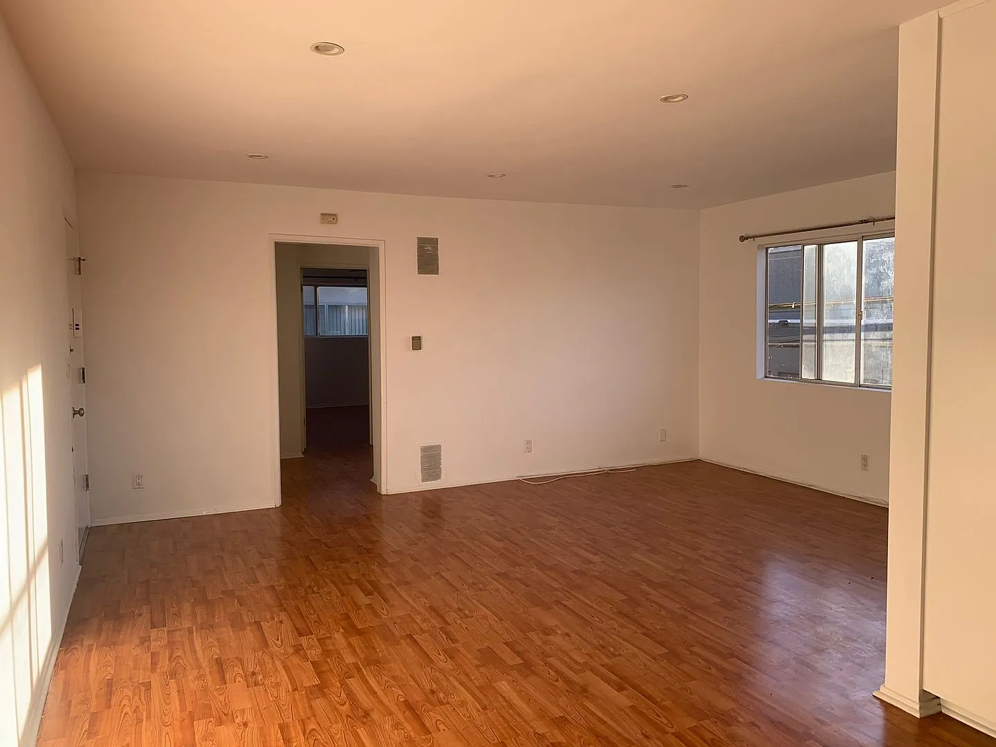 725 North Sycamore Avenue — Photo 2