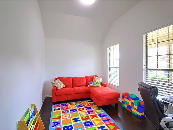 4th image of 2813 Coral Valley Dr