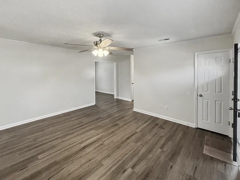 4918 Waltmoor Rd — Photo 5