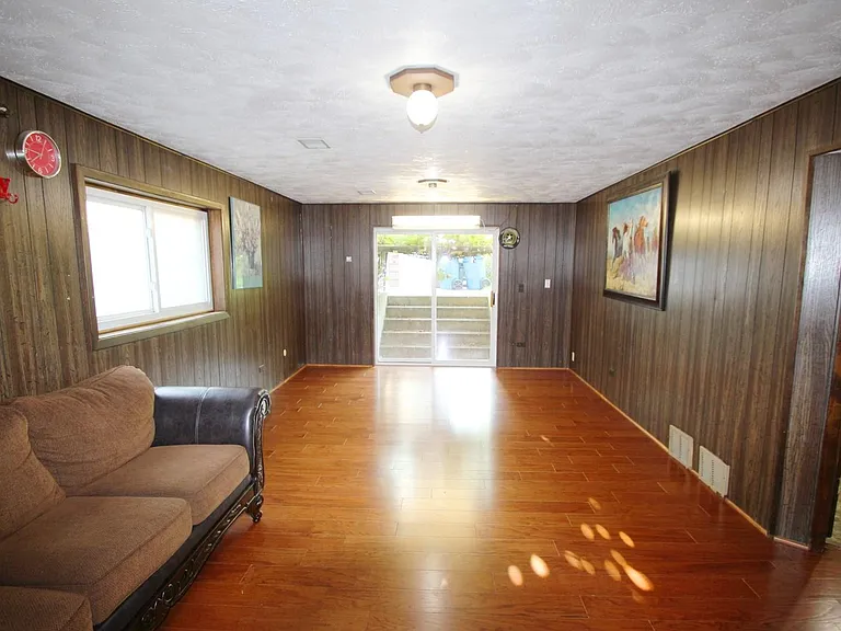 613 N Howard Ave — Photo 5